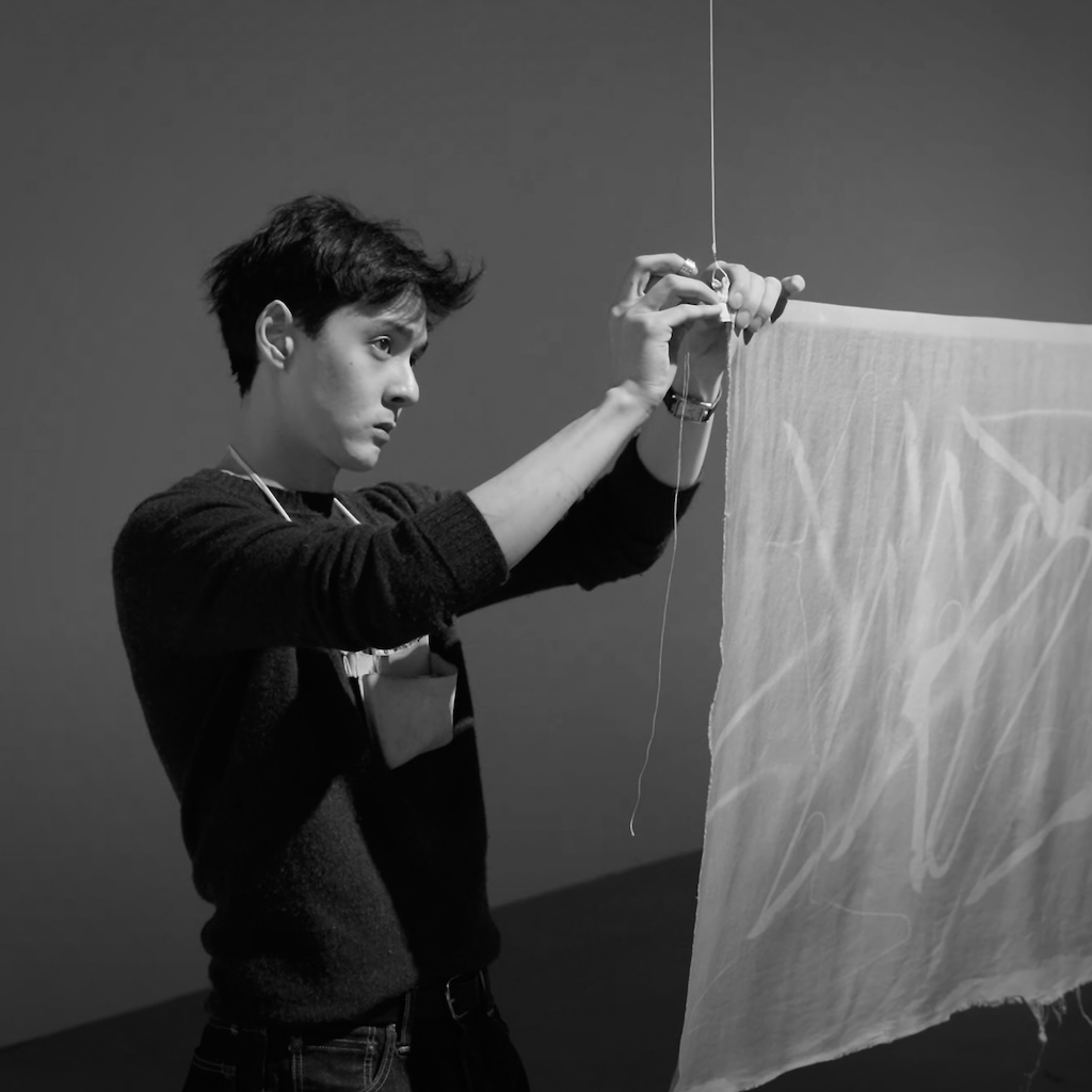 사라진 문을 두드릴 때 전시 인터뷰 영상 썸네일